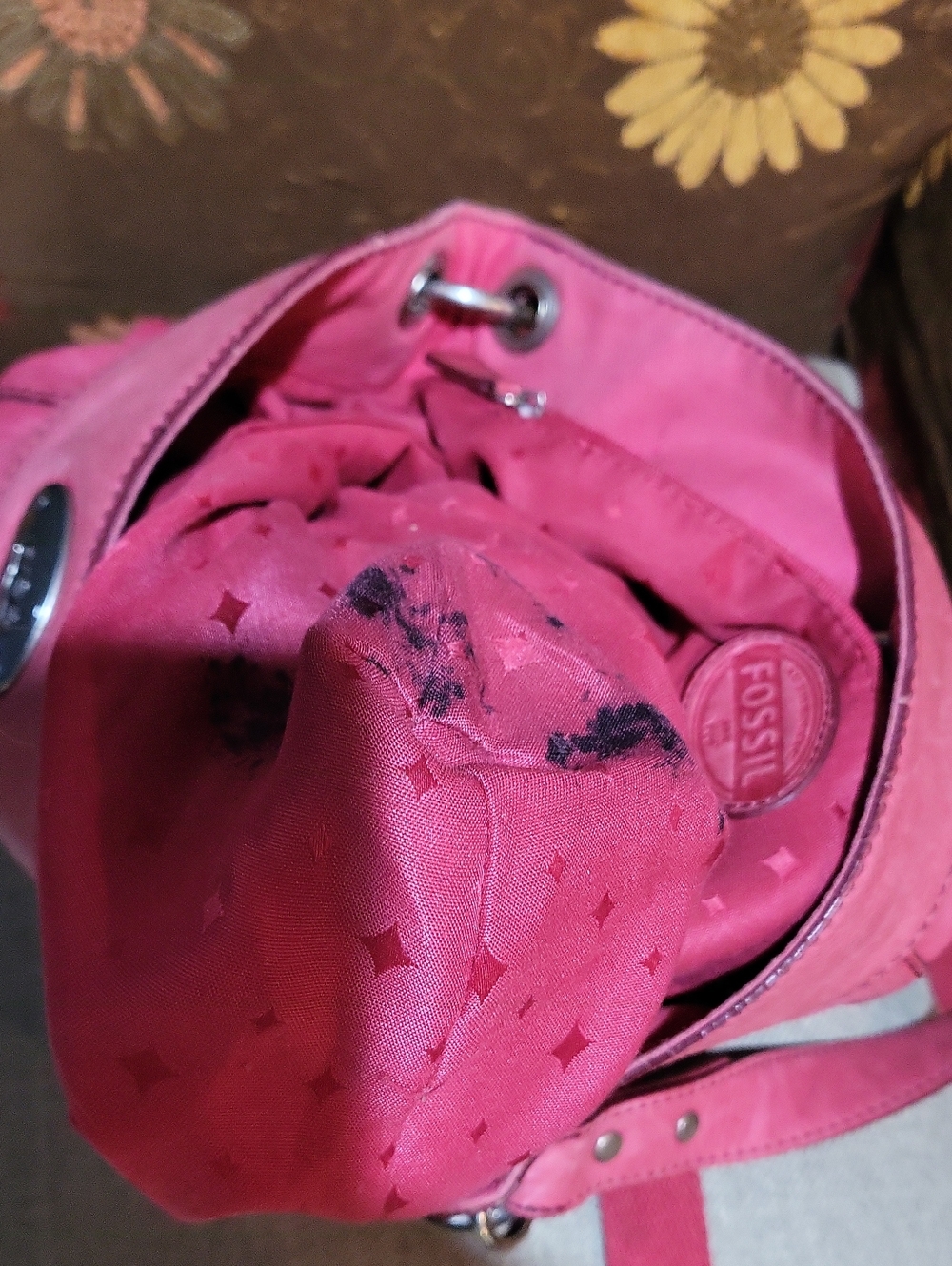 Red Leather Crossbody Bag with Turn-Lock Closure - Picture 3 of 3